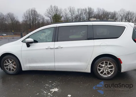 2020 Chrysler Voyager Lxi z USA, uszkodzony, nr VIN 2C4RC1DG1LR144498